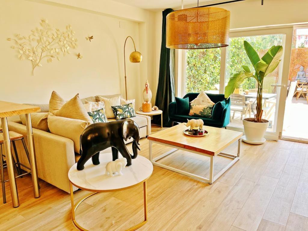 Cheerful Townhouse Center Sitges 5 Bedrooms Pool And Terrace Exterior photo